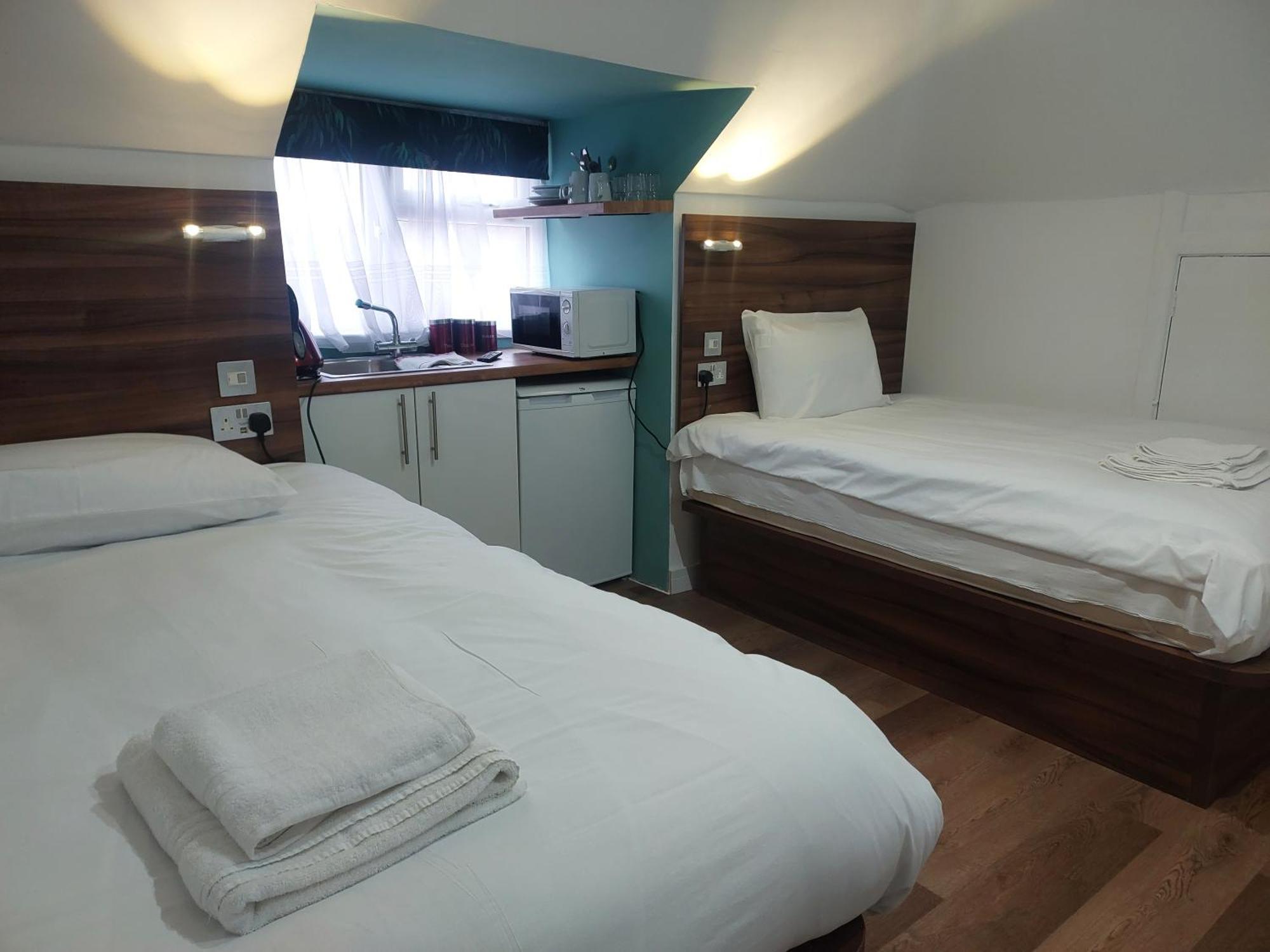 Heathrow-Windsor Guest House Слау Экстерьер фото