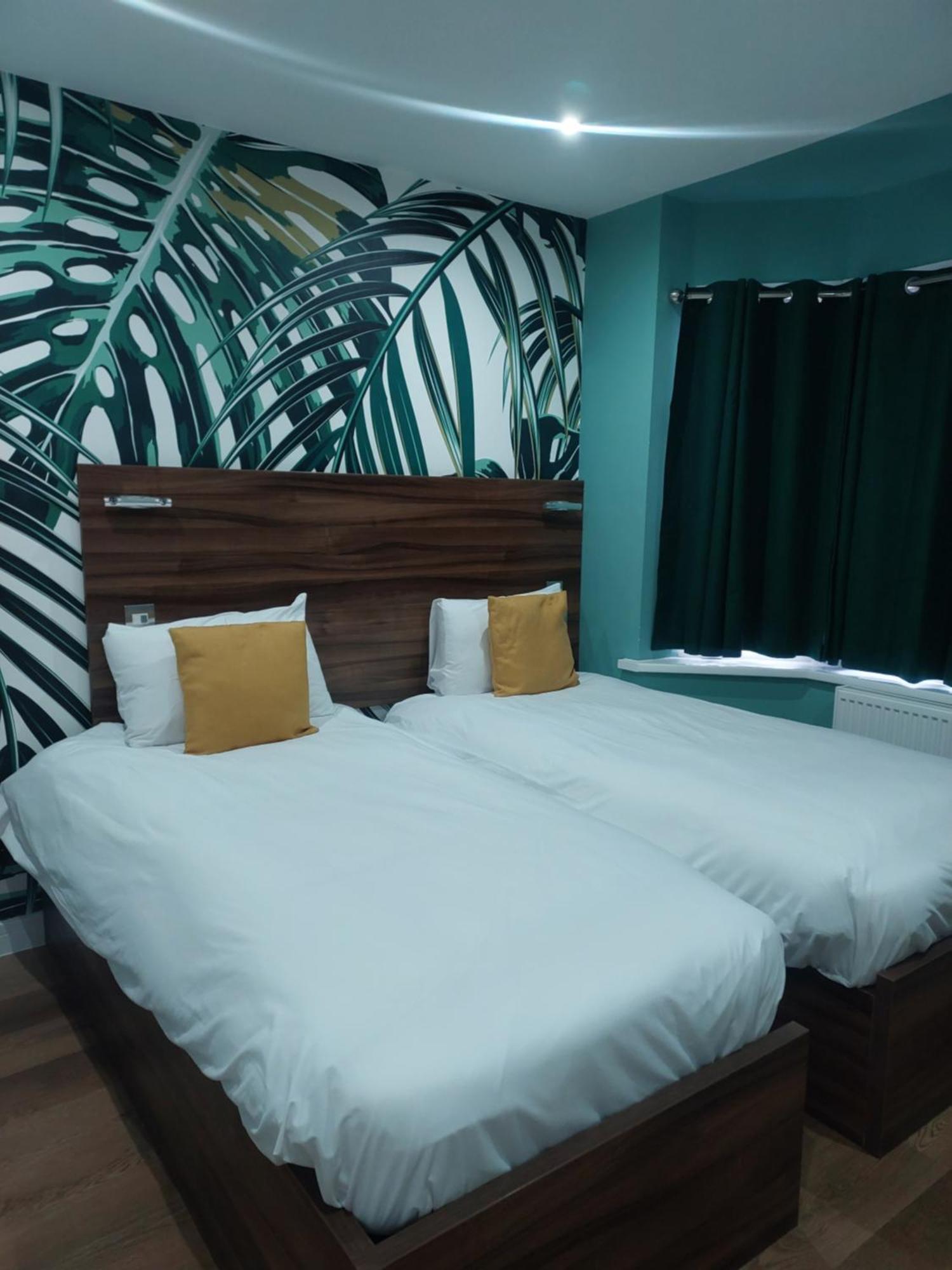 Heathrow-Windsor Guest House Слау Экстерьер фото
