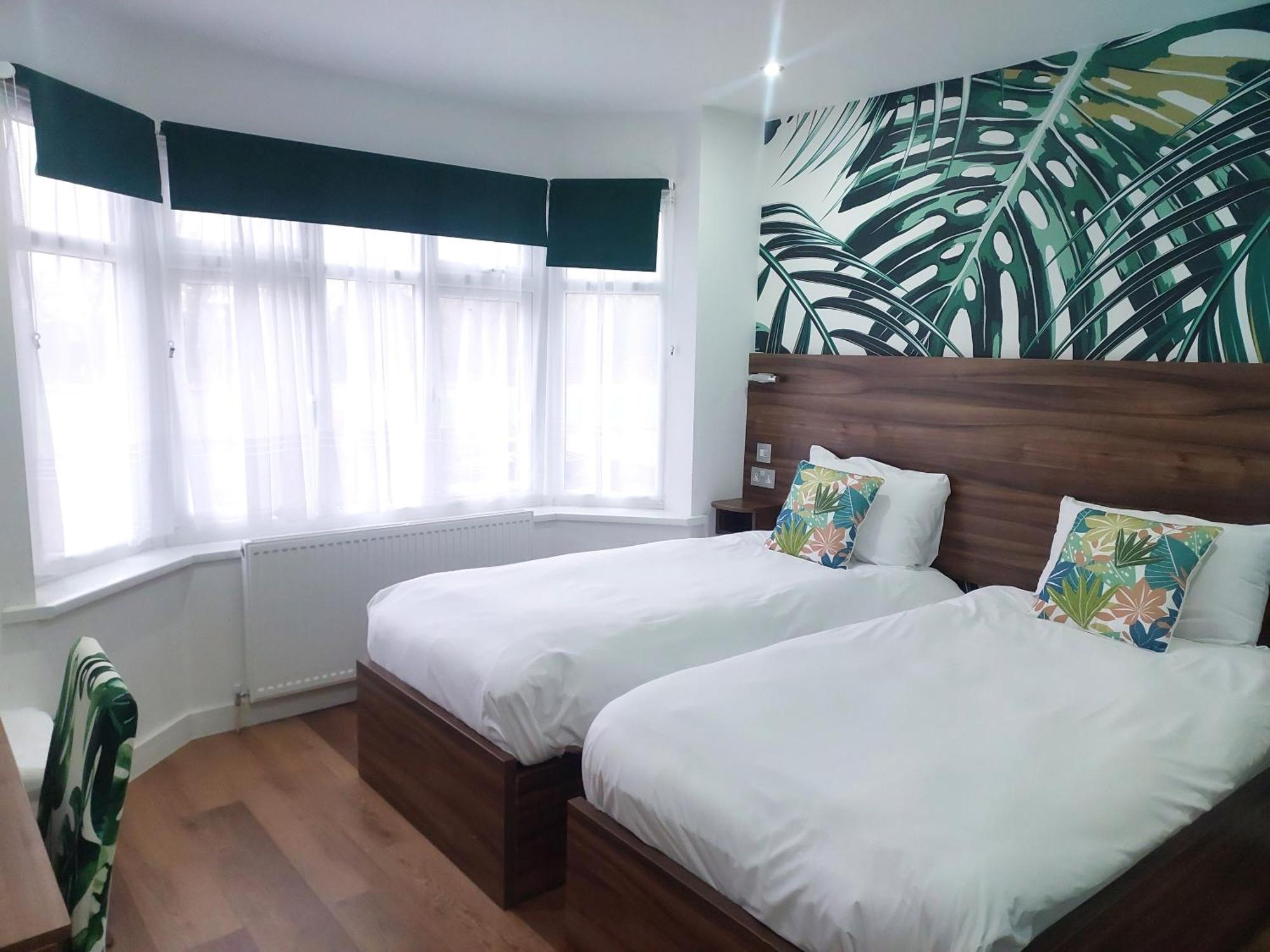 Heathrow-Windsor Guest House Слау Экстерьер фото