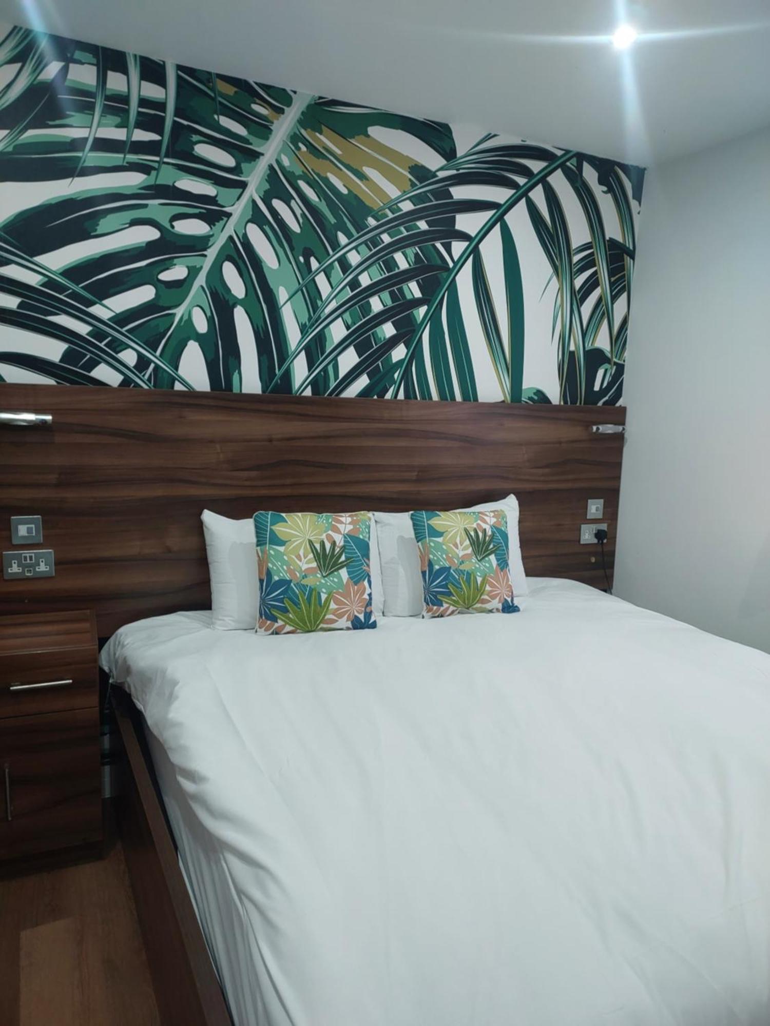 Heathrow-Windsor Guest House Слау Экстерьер фото