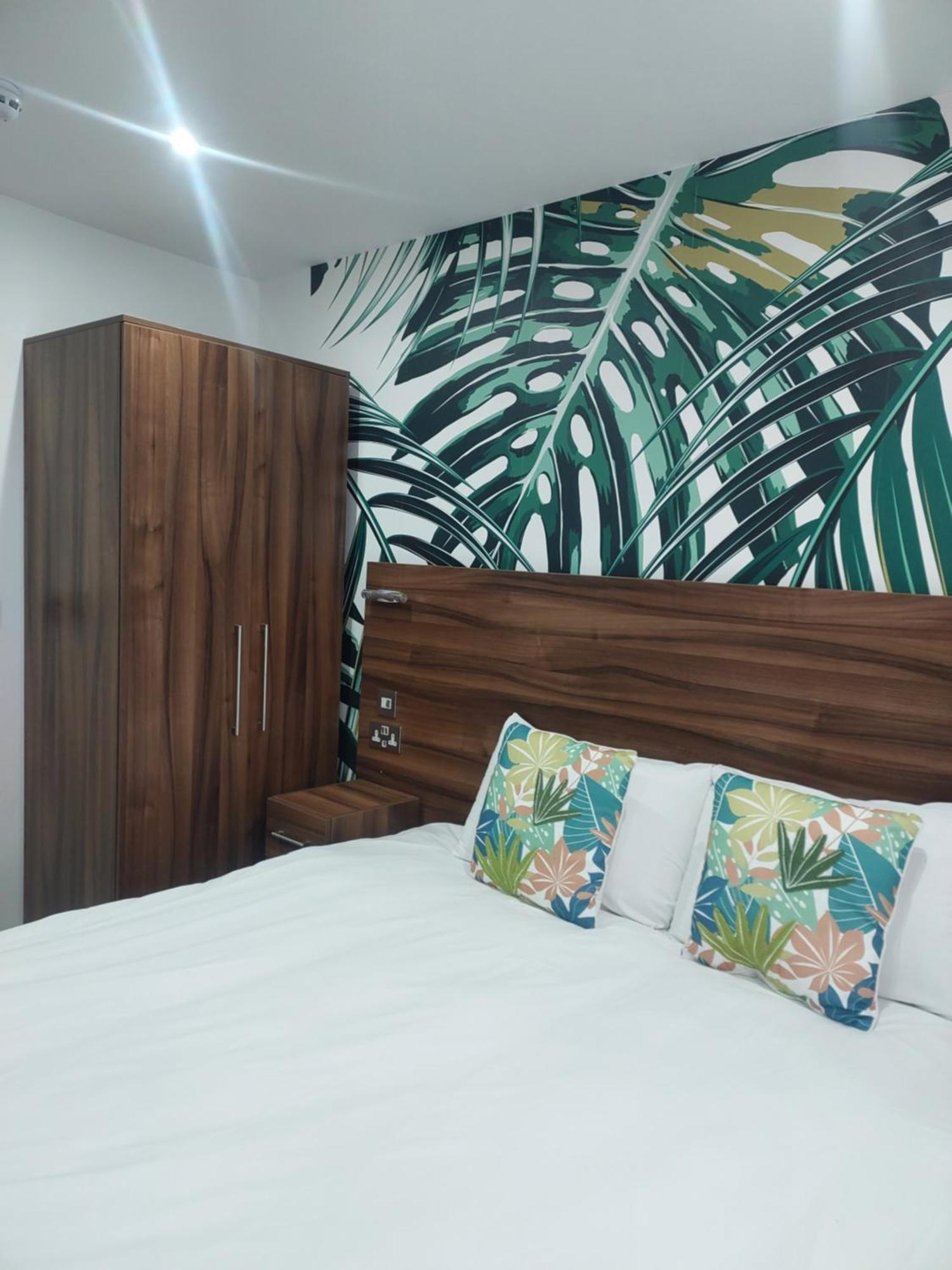 Heathrow-Windsor Guest House Слау Экстерьер фото