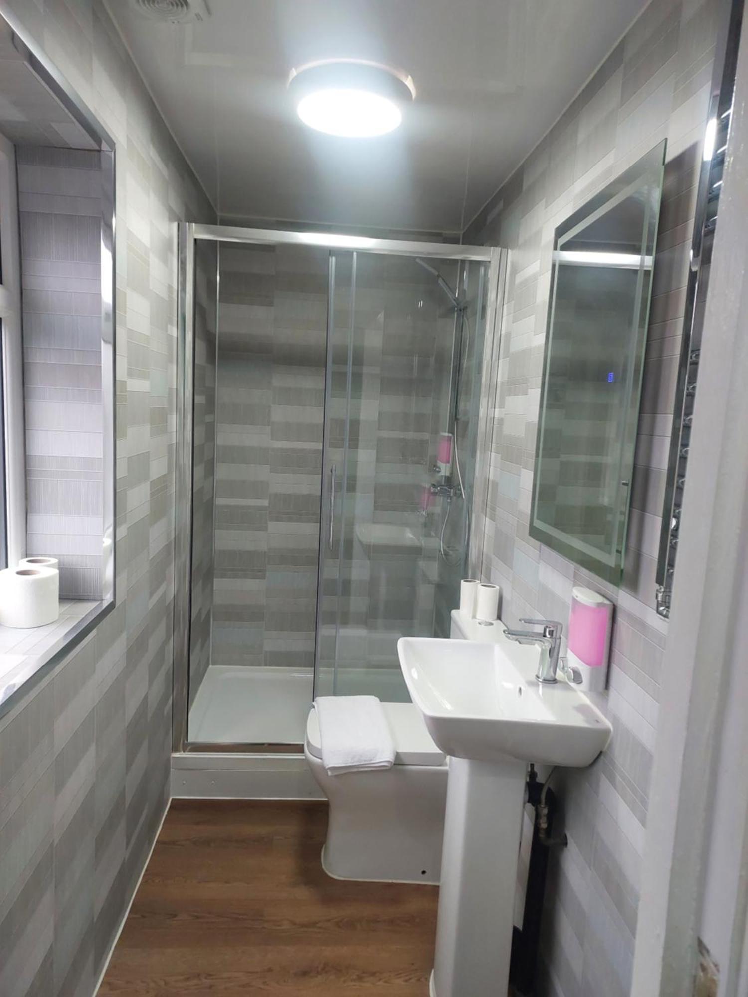Heathrow-Windsor Guest House Слау Экстерьер фото