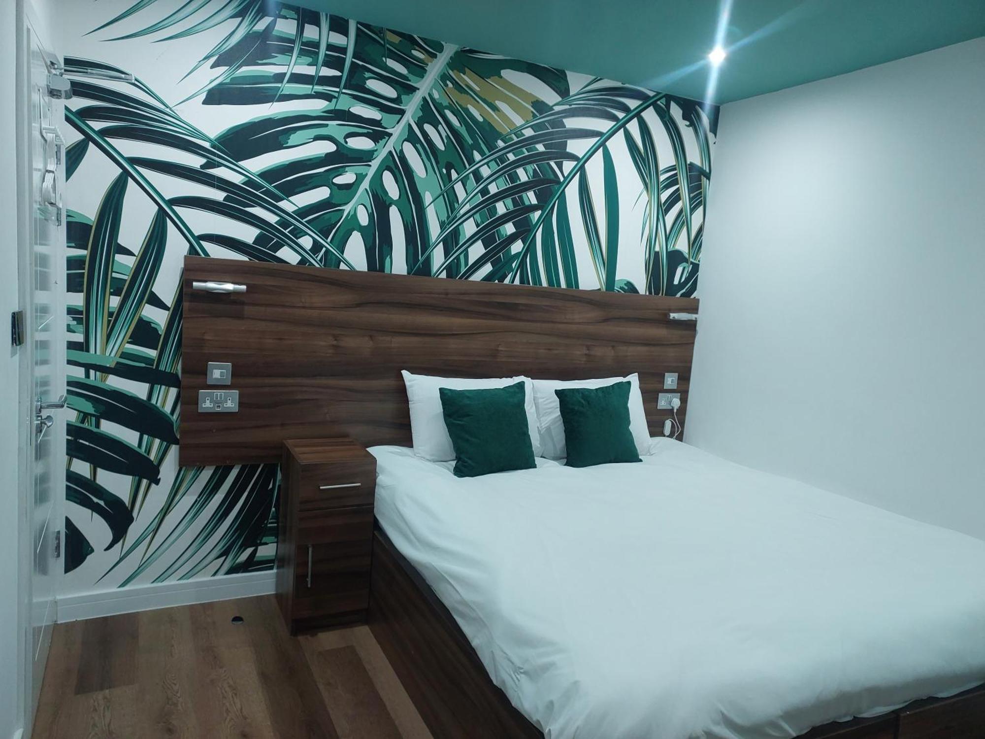 Heathrow-Windsor Guest House Слау Экстерьер фото
