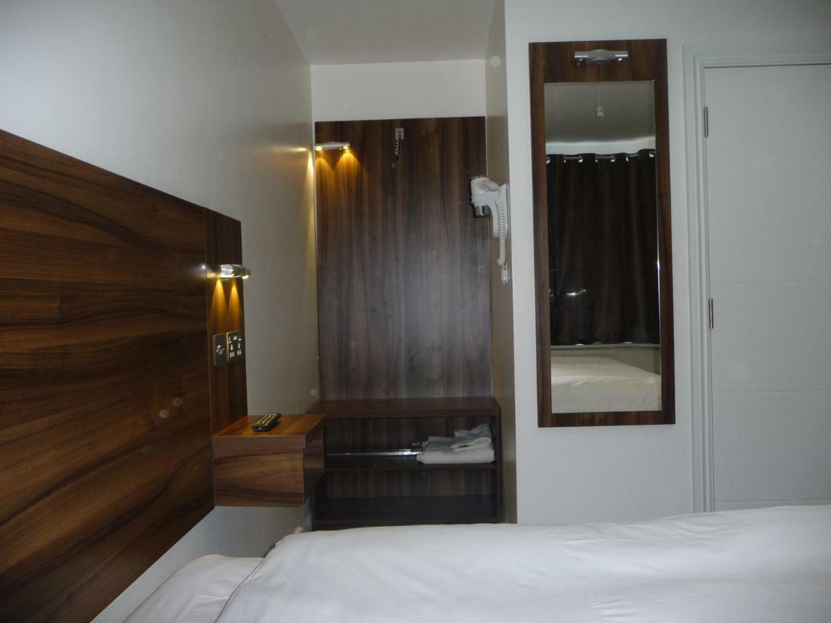 Heathrow-Windsor Guest House Слау Экстерьер фото
