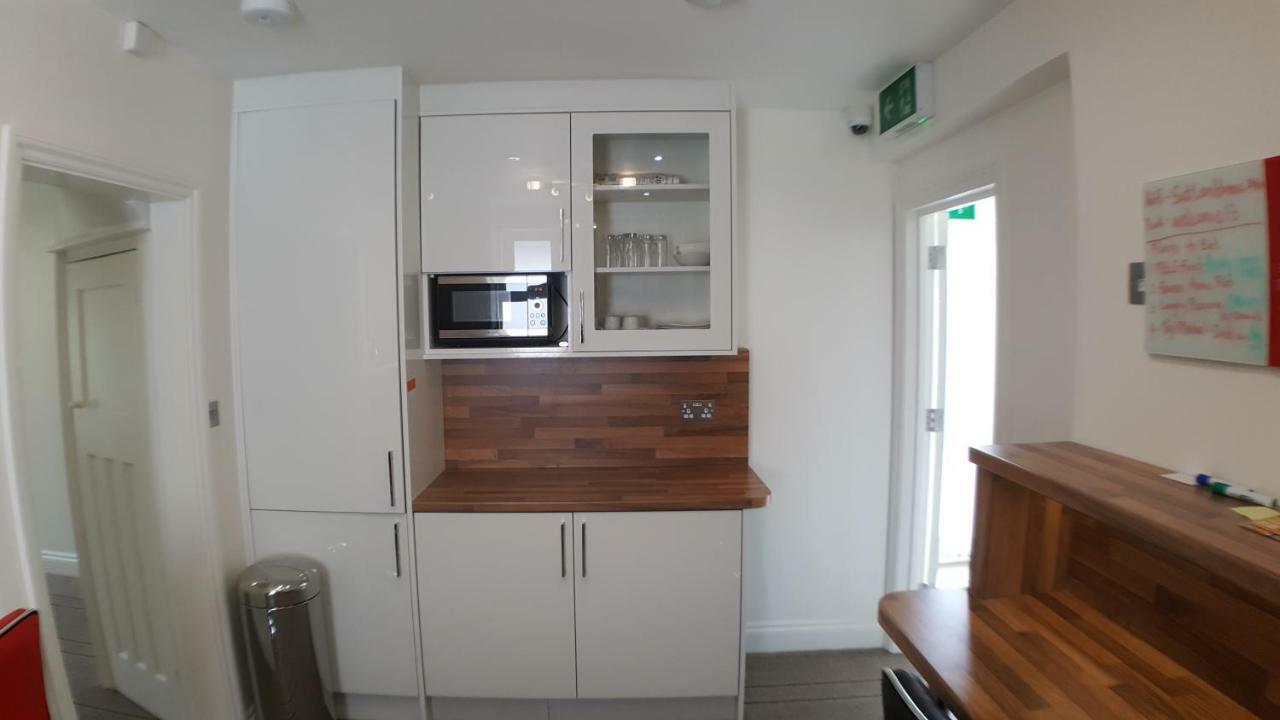 Heathrow-Windsor Guest House Слау Экстерьер фото