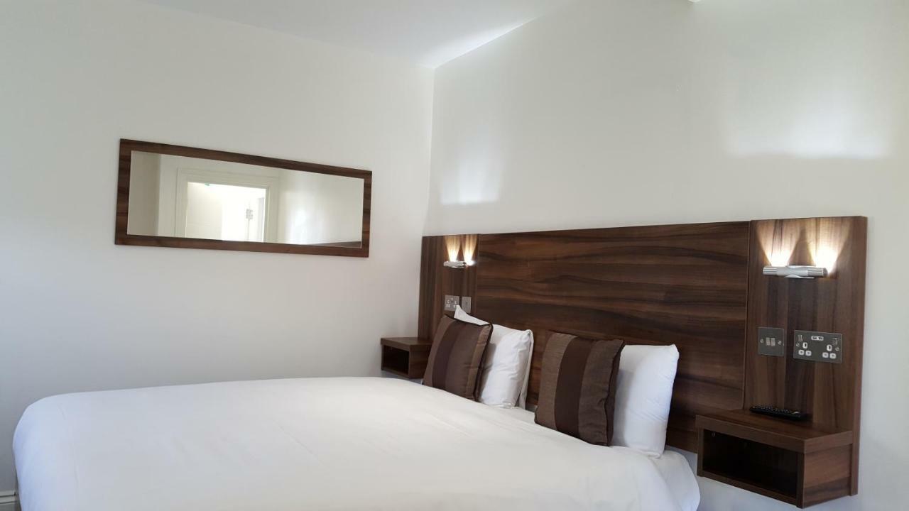 Heathrow-Windsor Guest House Слау Экстерьер фото