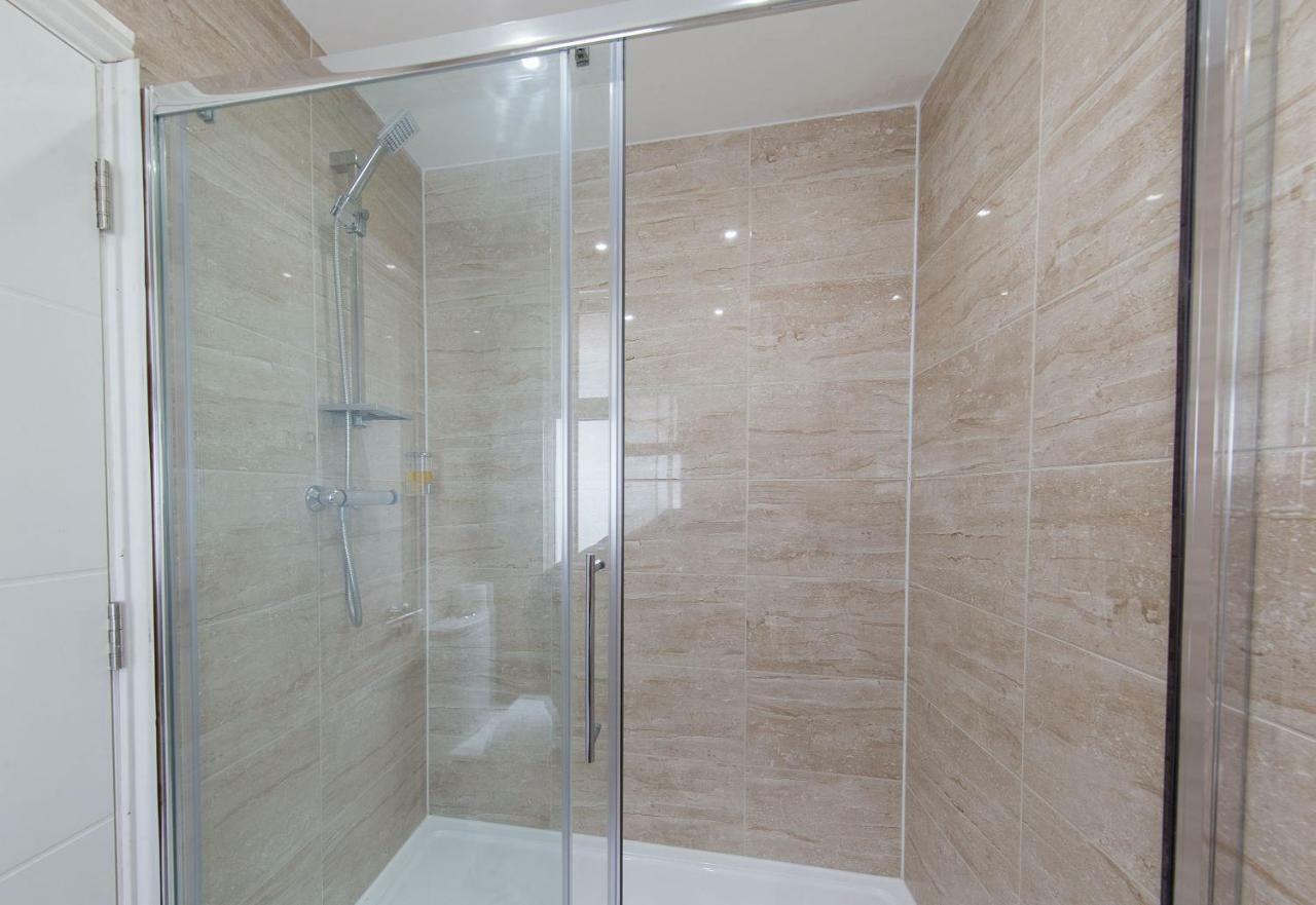 Heathrow-Windsor Guest House Слау Экстерьер фото