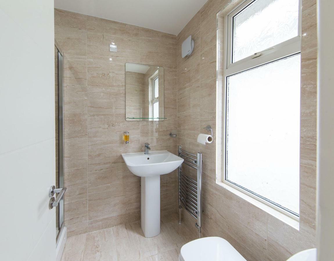 Heathrow-Windsor Guest House Слау Экстерьер фото